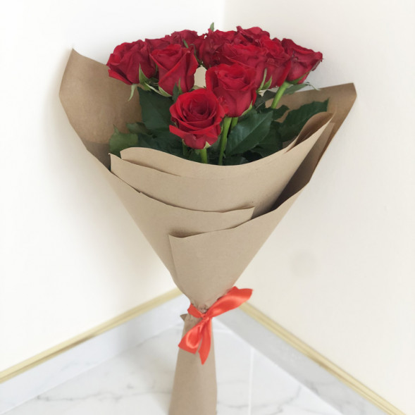 Букет 11 красных роз в Приморском