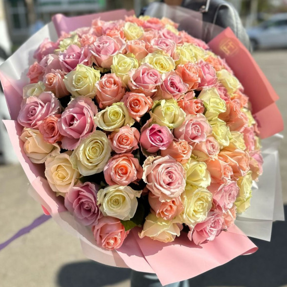 101 Роза радужный микс  в Приморском