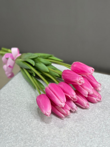 11 розовых тюльпанов в Приморском