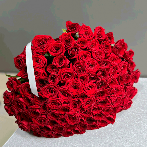 101 красная роза в Приморском