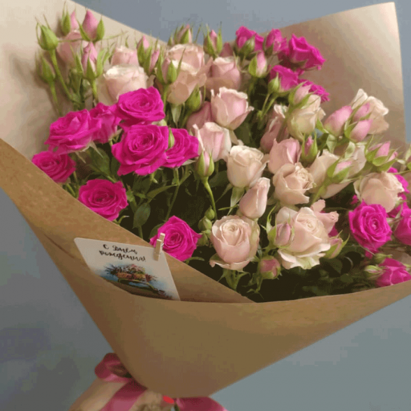 Букет 7 нежных кустовых роз микс в Приморском