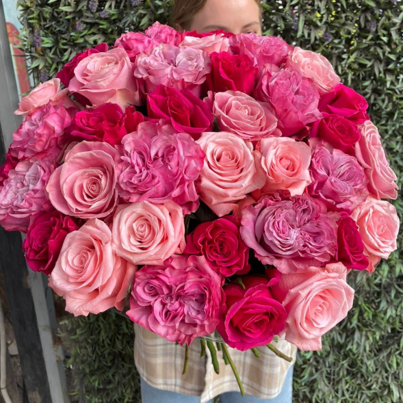 Букет 35 розовых роз в Приморском