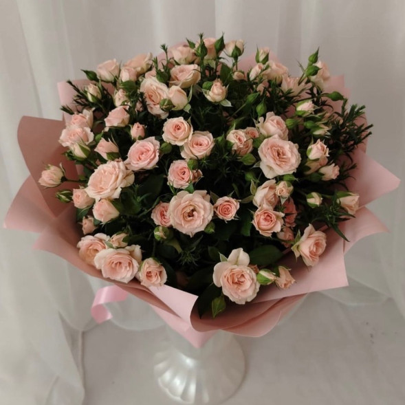 Букет из кустовых роз «Крем-брюле»  в Приморском